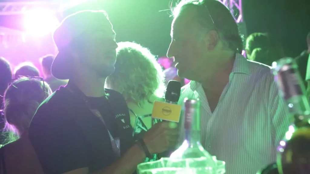 Reportage & Interview (4)